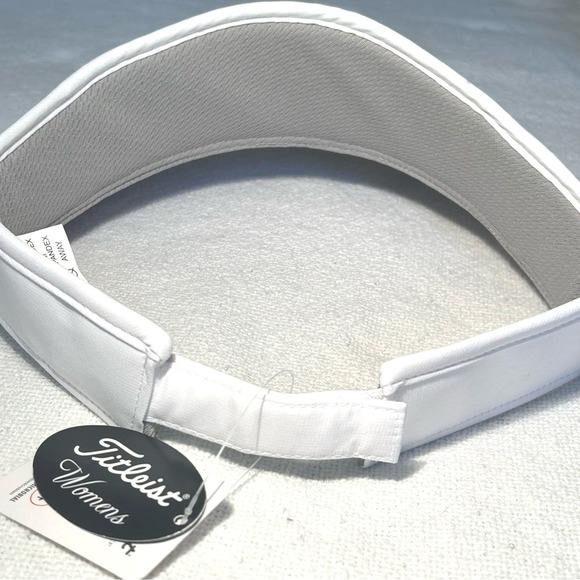 Titleist Women's Sundrop Visor NWT White & Black Golf Tennis Country Club - Picture 3 of 10